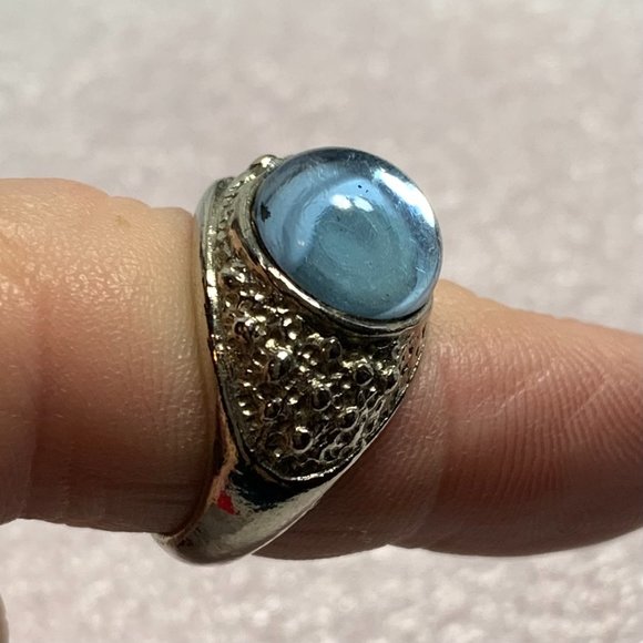 Sterling Blue Topaz Cocktail Ring. Size 5. Preowned. (573) - Picture 1 of 5